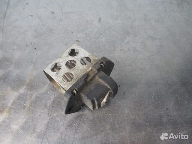 Резистор Renault Symbol LB0C K4J 712 2006