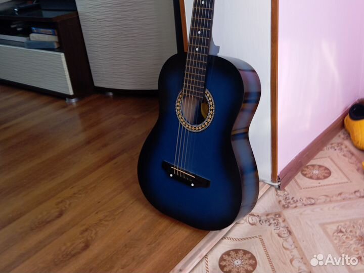 Классическая гитара бу с чехлом