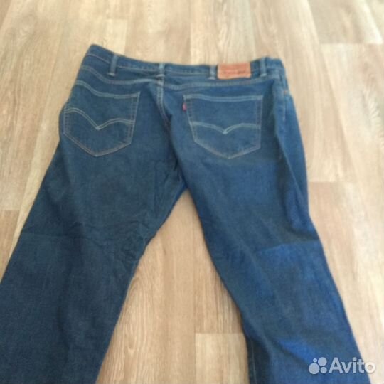 Джинсы Levi's 520