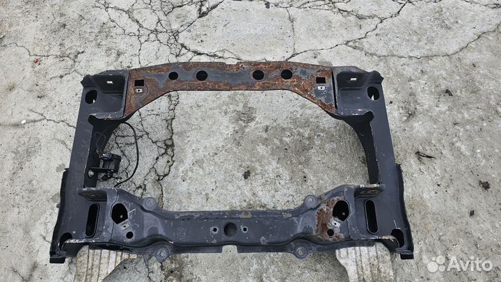 Передний подрамник на Mercedes-Benz W210