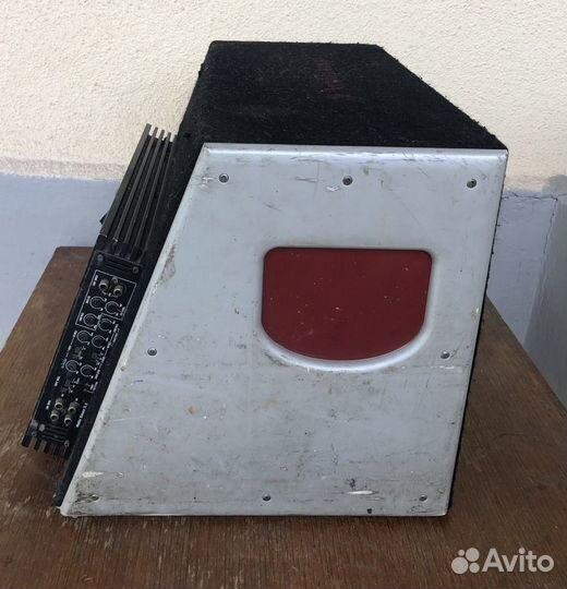 Сабвуфер и усилитель в автомобиль