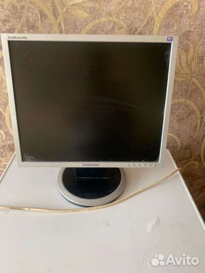 Монитор Samsung 27