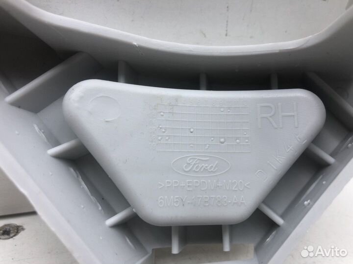 Кронштейн переднего бампера правый Ford Focus II 2