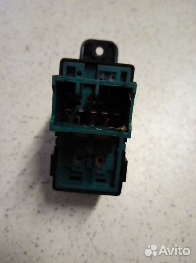 Кнопка стеклоподъемника задняя левая Kia Optima JF