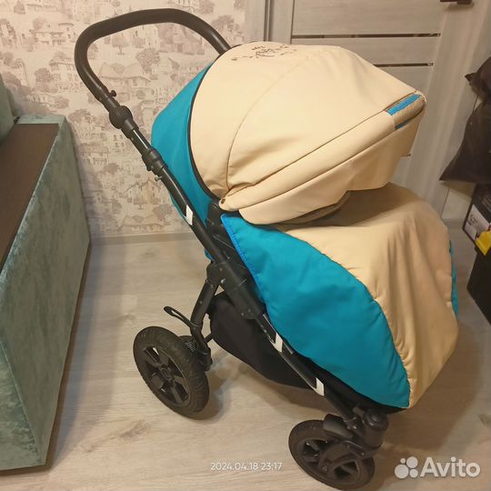 Коляска 3 в 1 с автолюлькой