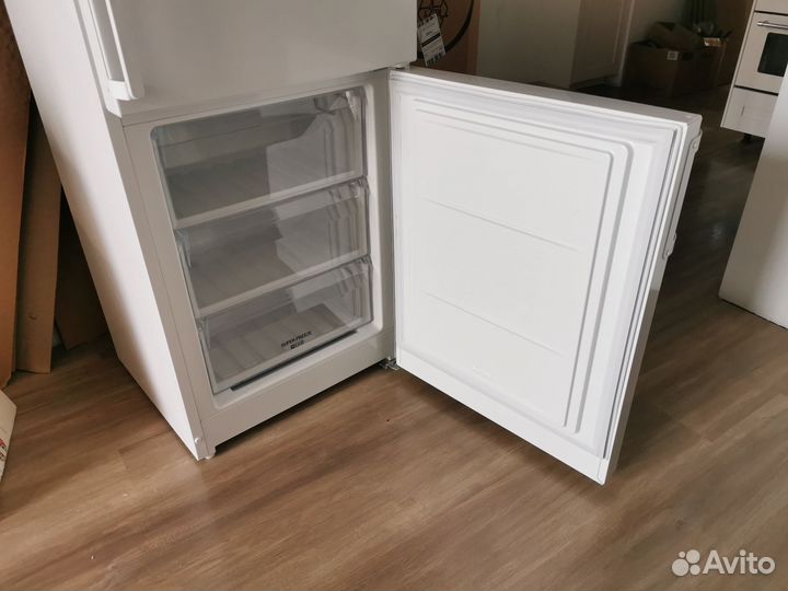 Холодильник No frost Stinol