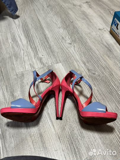 Босоножки женские 37 размер