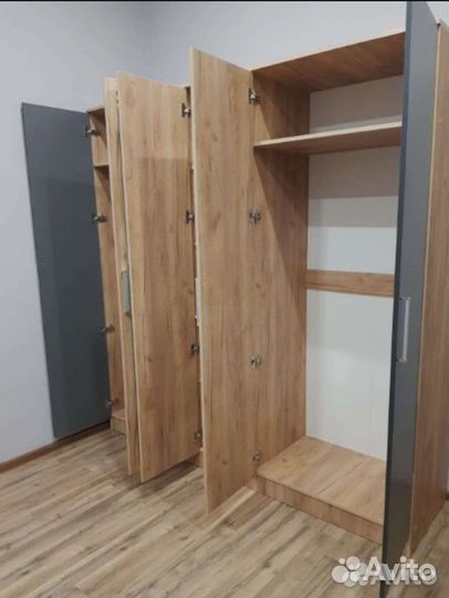 Шкаф распашной