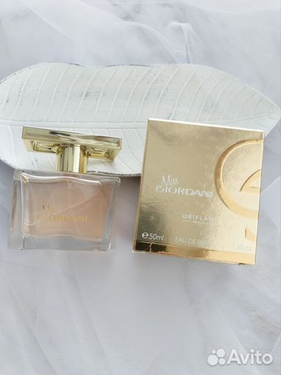Парфюмерная вода Miss Giordani gold