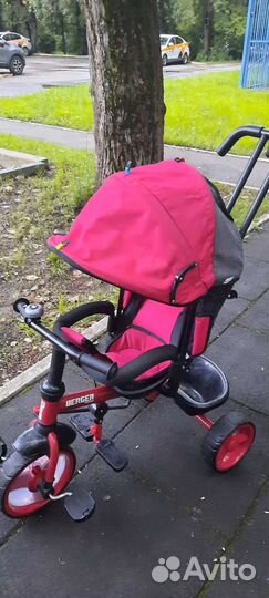 Трехколесный велосипед с родительской ручкой