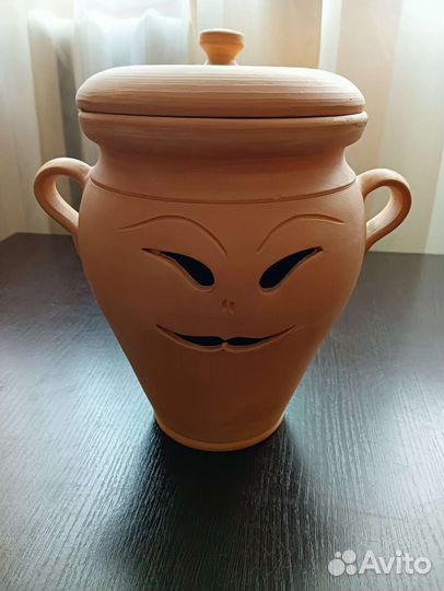 Глинянный горшок для хранения лука и чеснока