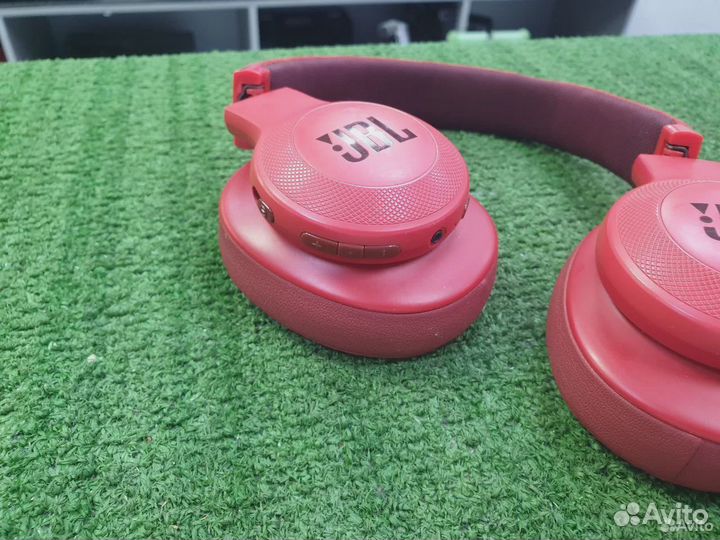 Беспроводные наушники JBL E55BT