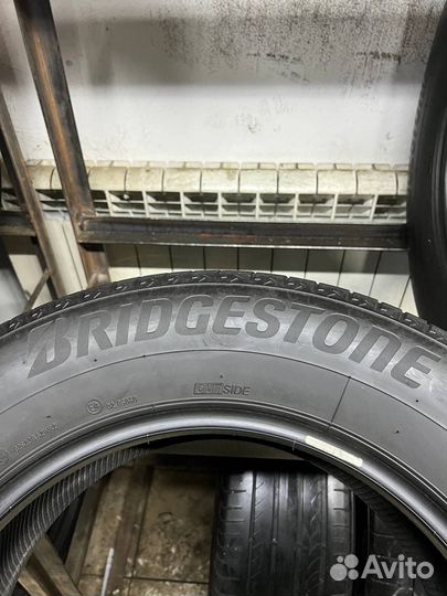 Bridgestone Alenza 001 225/65 R17 102H