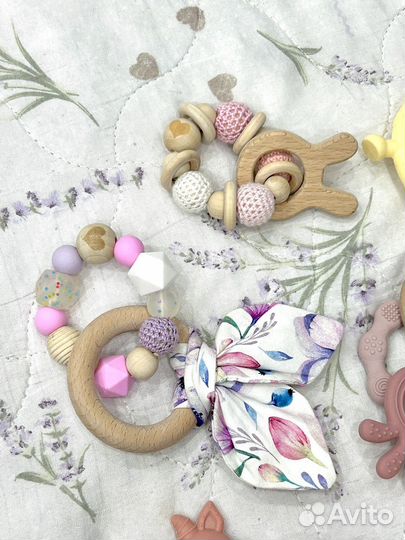 Погремушки, грызунки для малышей