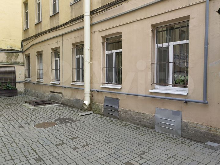 4-к. квартира, 68 м², 1/5 эт.