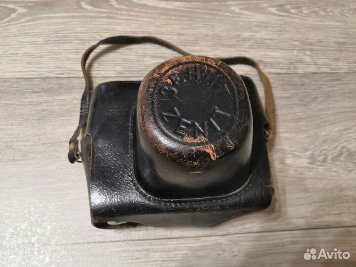 Плёночный фотоаппарат zenit em