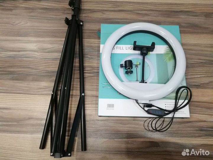 Кольцевая лампа 30см + штатив и шарнир. Новая