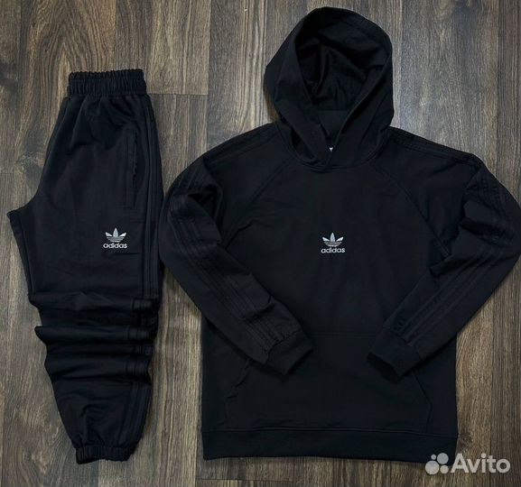 Спортивный костюм Adidas