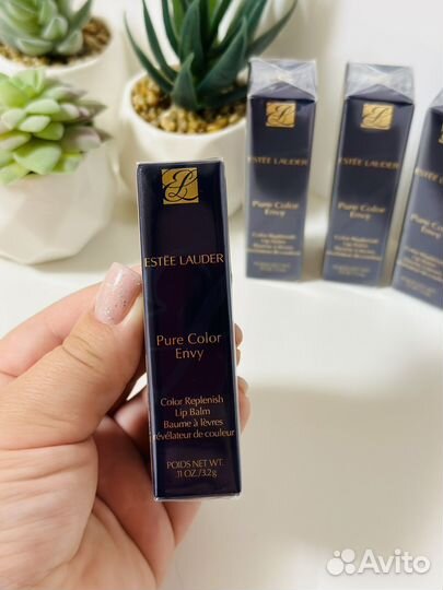 Estee lauder Бальзам для губ ухаживающий