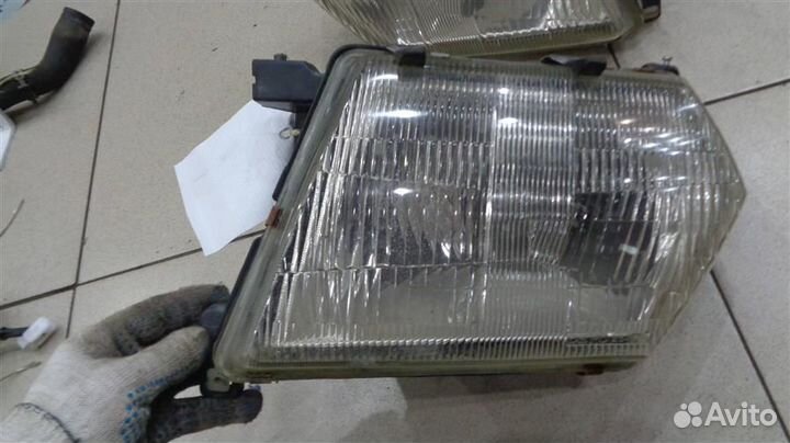 Фара левая Nissan Patrol Y61 1997-2010