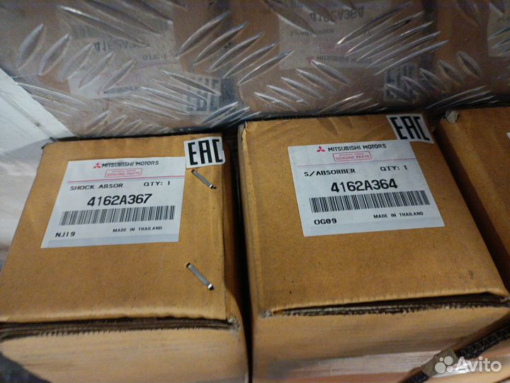 Амортизатор задний Митцубиси Паджеро Спорт Mitsubi