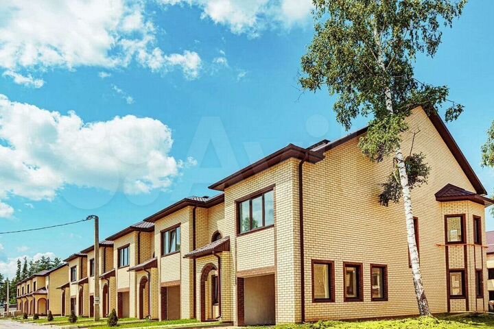 Таунхаус 220 м² на участке 4 сот.