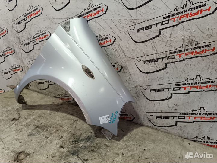 Крыло toyota vitz yaris NCP10 NCP13 NCP15 SCP10 SCP13 5381152010 переднее правое серебро DY366