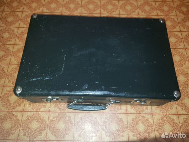 Чемодан кожанный