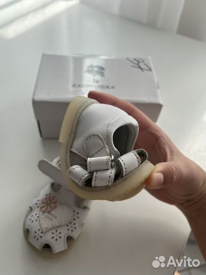 Сандалии для девочки