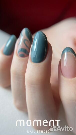 Модель на маникюр