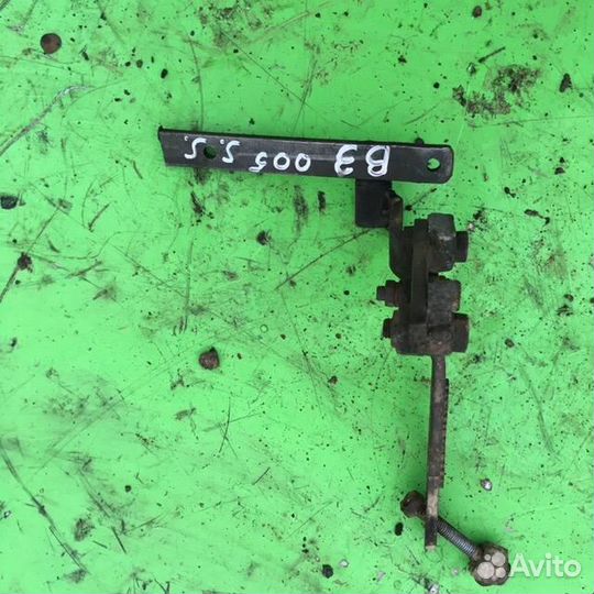 Кронштейн генератора Фольксваген Пассат Б3