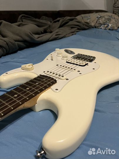 Электрогитара fender squier stratocaster bullet