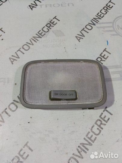 Плафон салонный Kia Rio 3 Hyundai Solaris 1