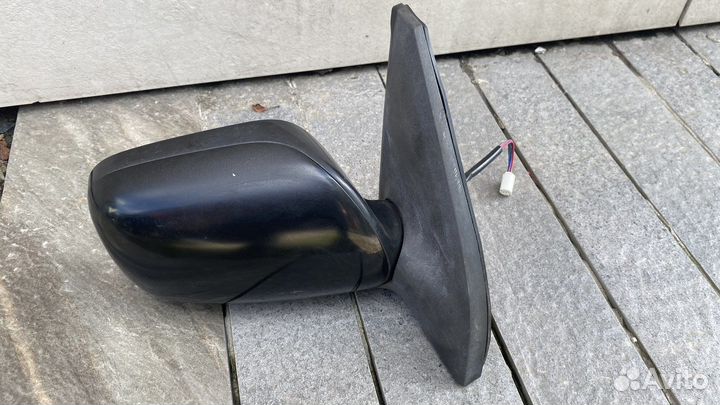 Pntiac vibe правое боковое зеркало