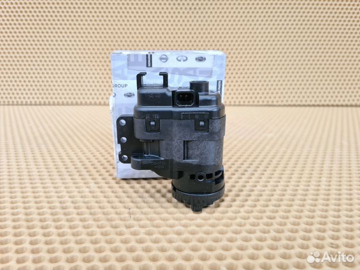 Мотор зеркала передний левый Infiniti Qx56 Qx80