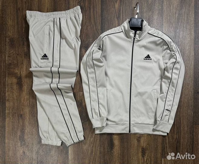 Спортивные костюмы Adidas