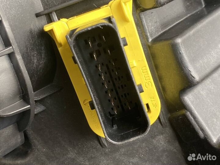 Фара левая Volvo FH5 24056513