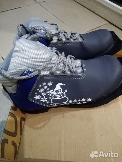 Детские лыжные ботинки