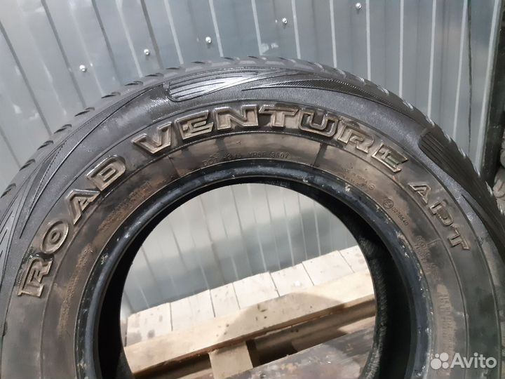 Kumho Road Venture APT KL51 225/75 R16