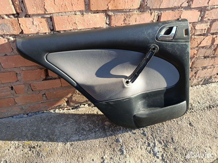 Обшивка/карта двери Skoda Octavia A4 универсал