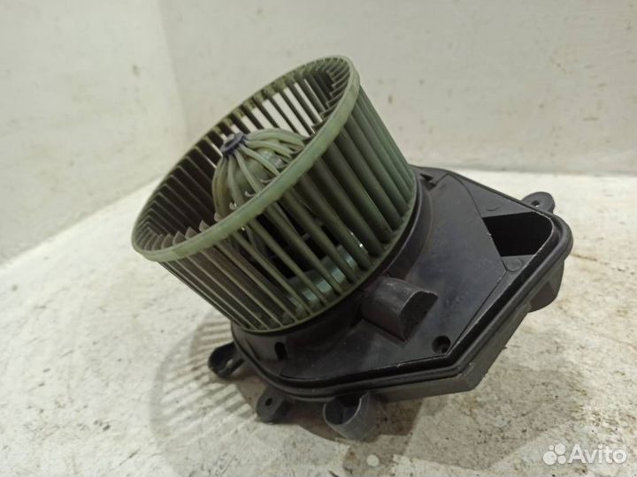 Моторчик печки 8D1820021A Шкода