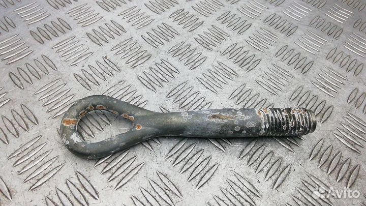 Крюк буксировочный на Nissan Qashqai J10