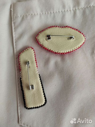 Двойные броши губы и помада