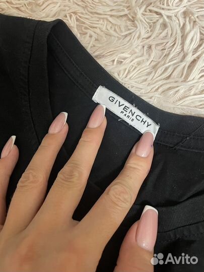 Футболка givenchy