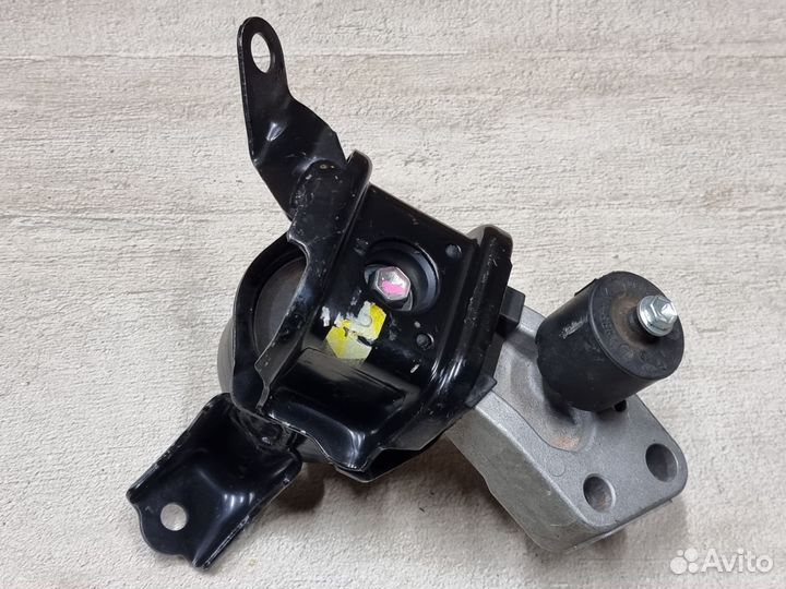 Опора двигателя, правая - Toyota, 1230521160