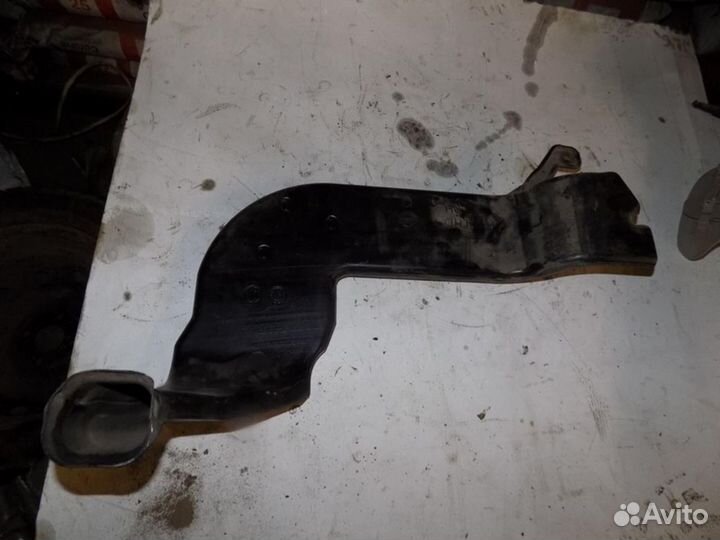 Воздуховод Note (E11) 2006-2013