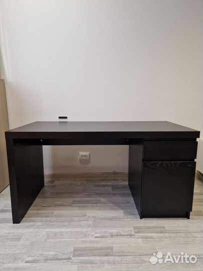 Письменный стол IKEA malm