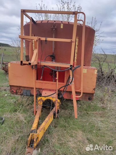 Кормораздатчик Kuhn Euromix II 1060, 2006