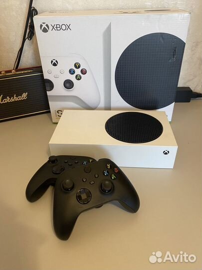 Xbox Series S с двумя геймпадами (рст)