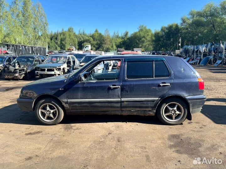 В разборе Volkswagen Golf 3 1.4 aex